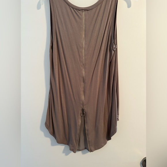 dynamite - tank - Picture 3 of 5